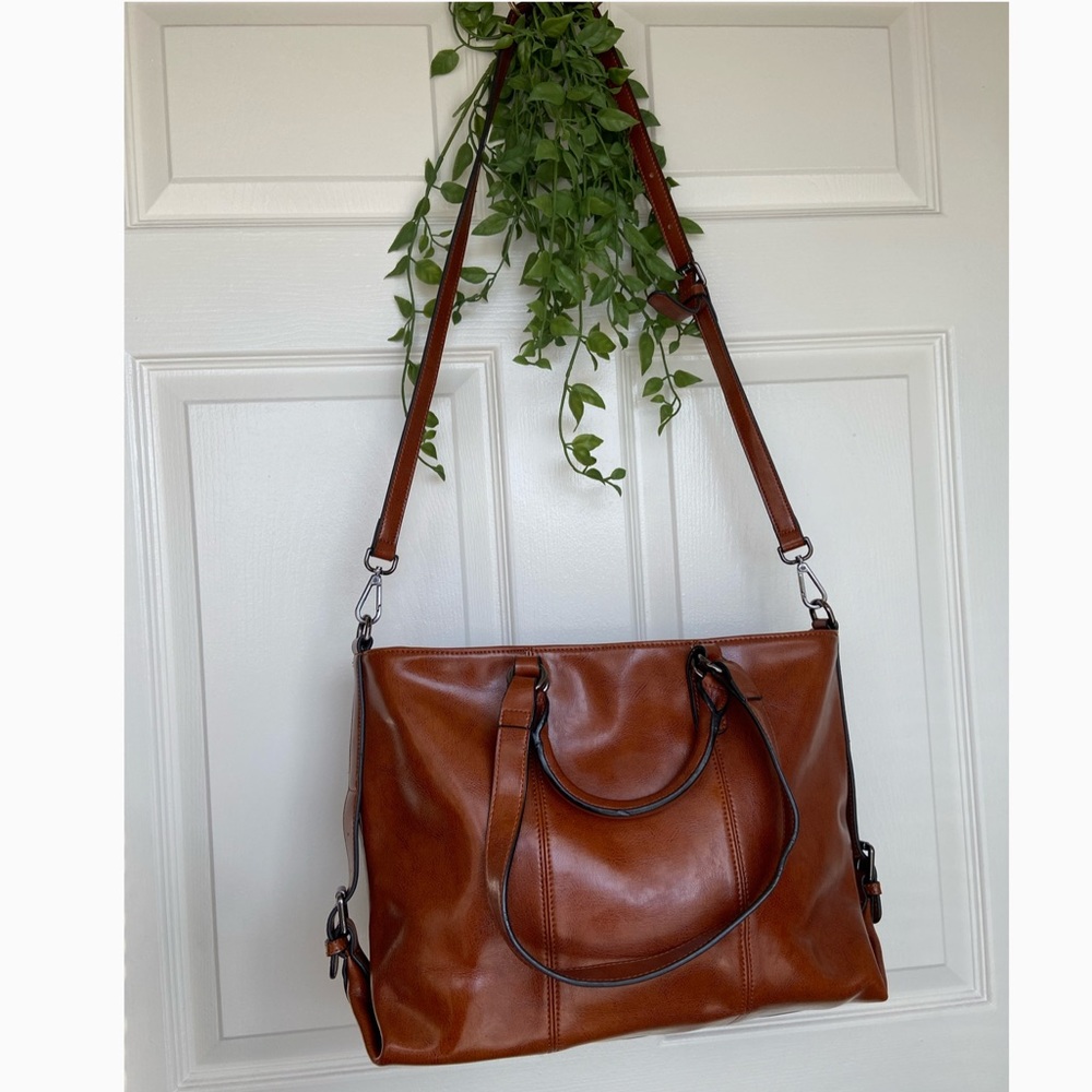 Brown leather Crossbody, medium-large sized bag